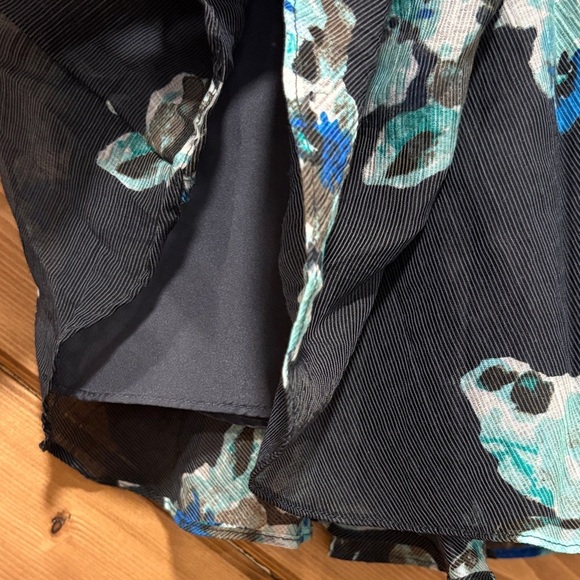 Ann Taylor Navy Floral Women's Skirt Size 4 - Picture 2 of 5